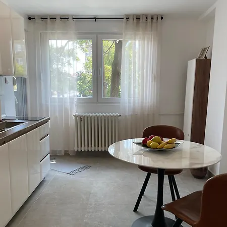 아파트 Boulevard 63 - Na 200 Metara Od Bele Parking Zone