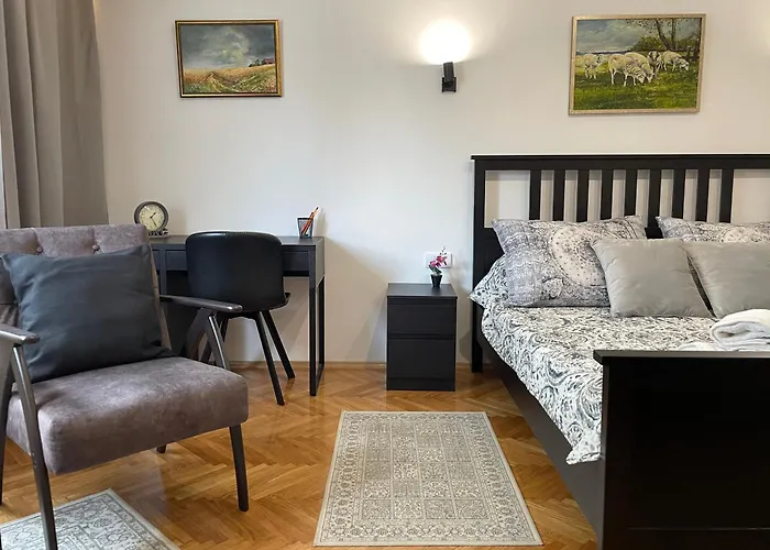 Boulevard 63 - Na 200 Metara Od Bele Parking Zone Újvidék