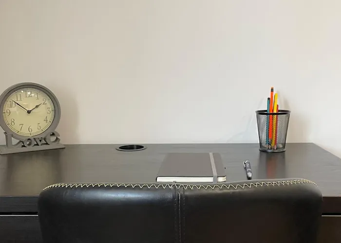 Boulevard 63 - Na 200 Metara Od Bele Parking Zone Újvidék